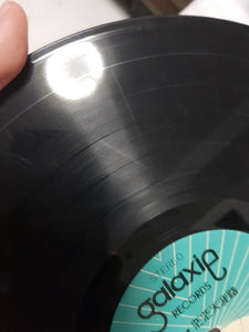Lps 方晴 寂寞何時了黑胶唱片vinyl B面多条轻刮痕和萌痕。A面有两三条短轻刮痕。 - GOMUSICFORUM Singapore CDs | Lp and Vinyls 